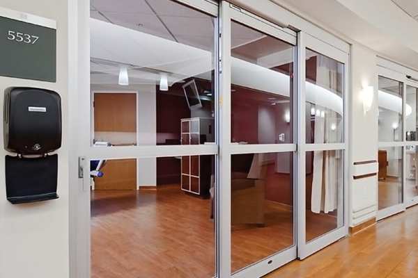 automatic-icu-doors-in-an-intensive-care-unit