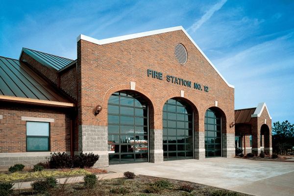 glass-commercial-doors-at-municipal-fire-station