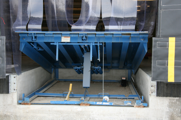 Dock-Leveler_Mechanical-Raised